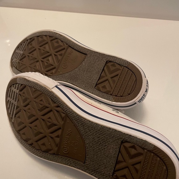 Converse White and Red Sneakers Classic Canvas Design size 3 - Picture 6 of 6